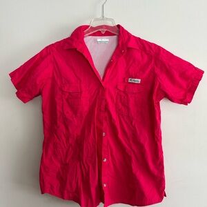Columbia Women’s hot pink Short Sleeve fishing shirt Shirt